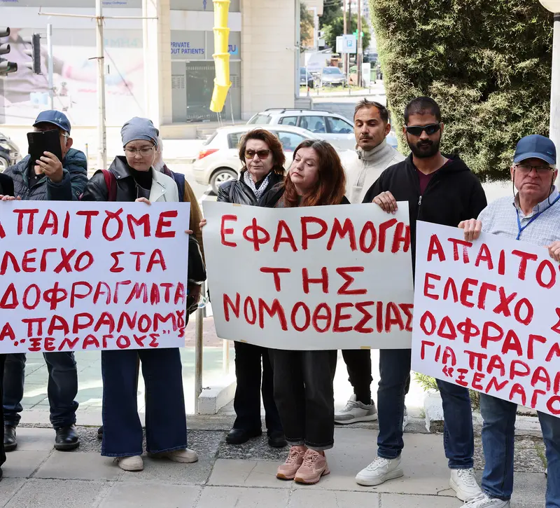 Καμπανάκι από ξεναγούς: Πλήγμα στον τουρισμό οι παράνομες ξεναγήσεις