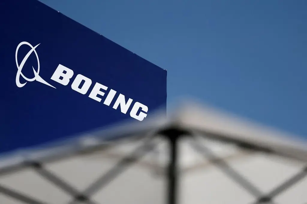 Boeing: Περιορίζει τις ζημίες στο γ΄ τρίμηνο, άλμα πωλήσεων στον τομέα άμυνας