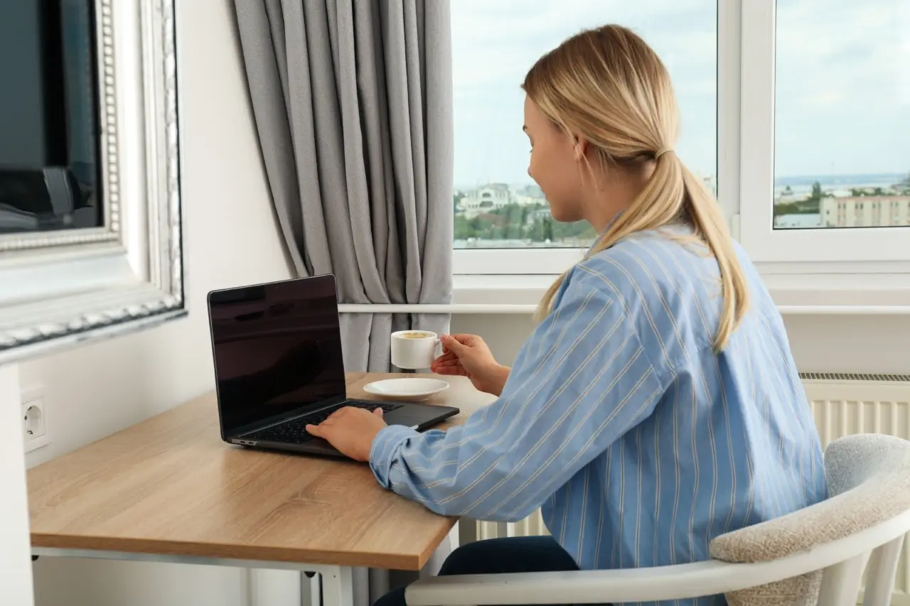 Τηλεργασία: Οι 8 πιο καλοπληρωμένες δουλειές χωρίς προϋπηρεσία το 2026