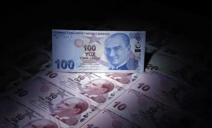 Η μέρα που κατέρρευσε η τουρκική λίρα – Πώς μια οικονομία χάνει την εμπιστοσύνη σε λίγες ώρες