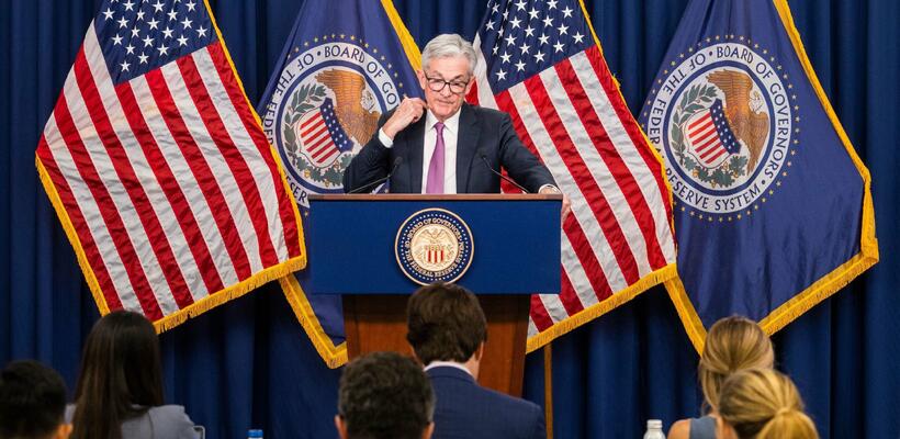 Σταθερά διατήρησε τα επιτόκια η Fed μετά από 10 συνεχόμενες αυξήσεις