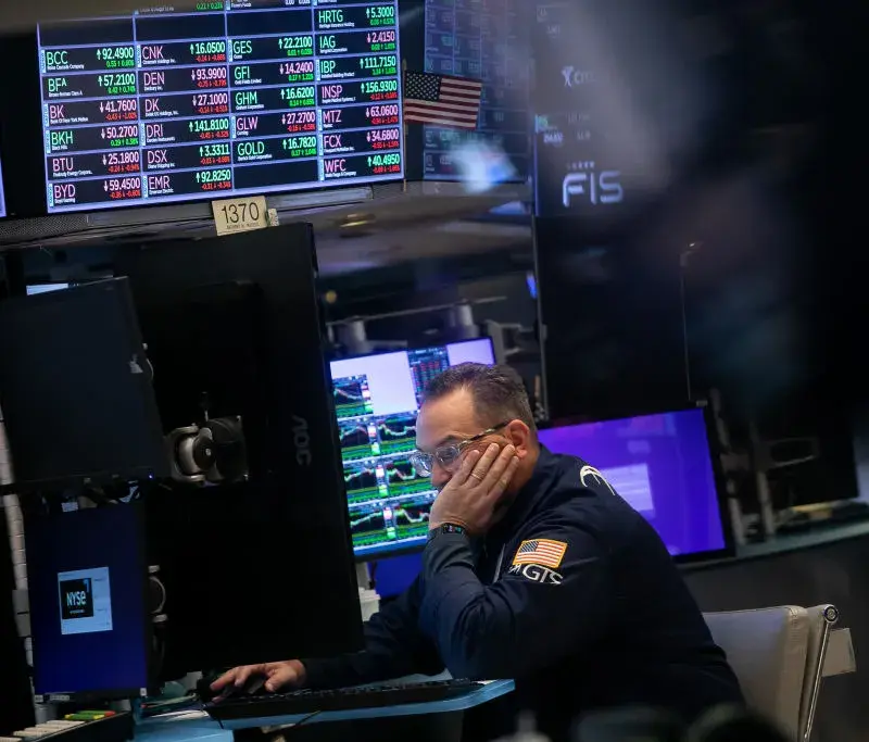 Ομόλογα: Συνεχίζεται το sell-off με φόντο το πετρέλαιο και τα Στενά του Ορμούζ