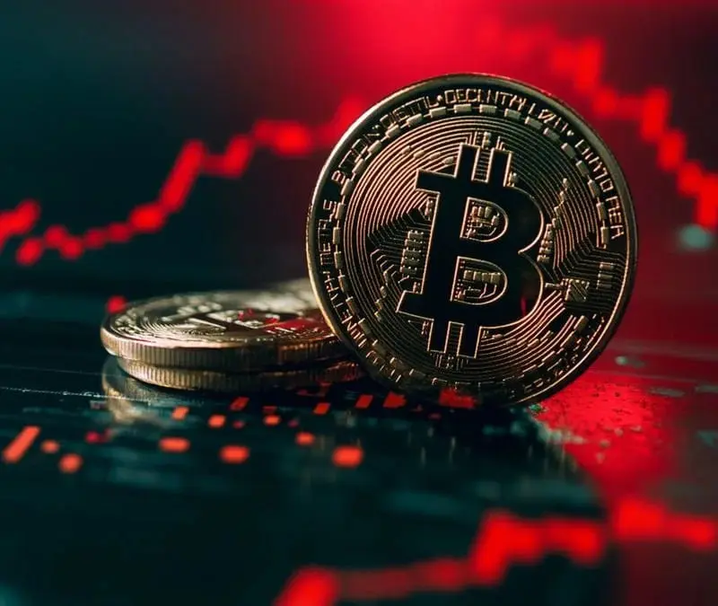Bitcoin: Υποχωρεί κάτω από τα $84.000 μετά το ράλι – Στο επίκεντρο Fed, πετρέλαιο και γεωπολιτική αβεβαιότητα
