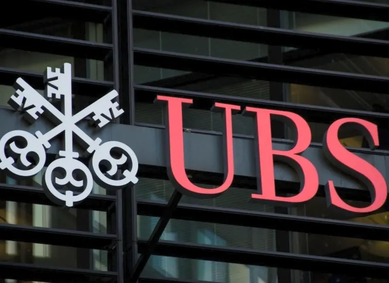 UBS: Στο «ραντάρ» ξένων τραπεζών εν μέσω της κόντρας για τα κεφάλαια
