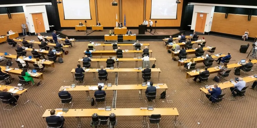 Ψηφοφορία για αυτοδιάλυση της Βουλής - 30 κατά της πρότασης