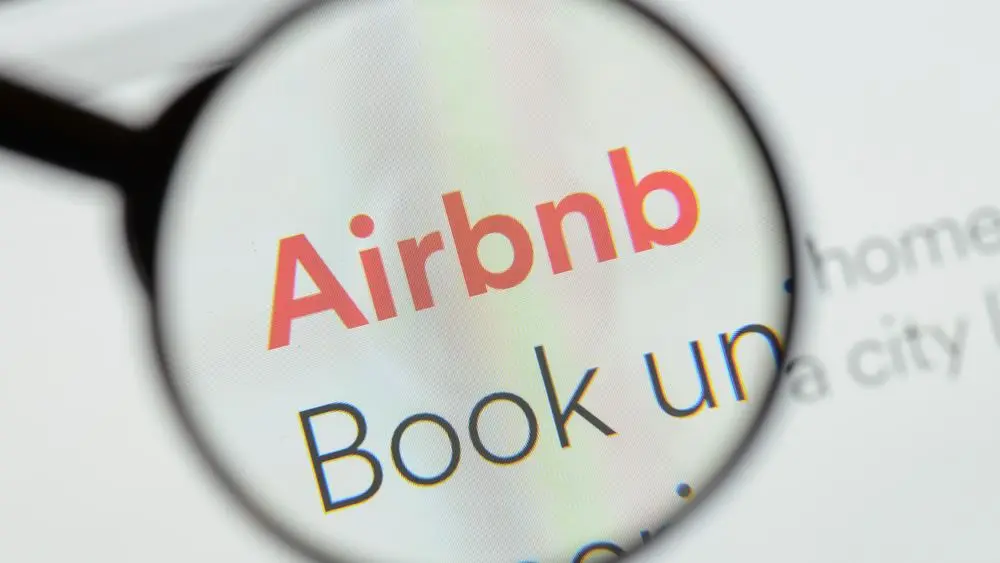 Τα Airbnb απειλούν σοβαρά τα ξενοδοχεία - Tιμές ανά περιοχή