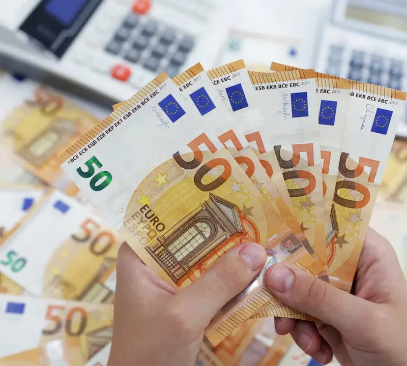 Ευρώπη: Ανεβαίνει το κόστος δανεισμού – Πώς επηρεάζονται στεγαστικά, δάνεια και νοικοκυριά
