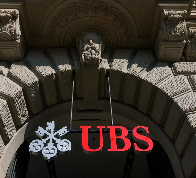UBS: Ισχυρά κέρδη $3 δισ. και σχέδια για buyback άνω των $3 δισ.