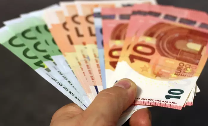 Αυξημένοι κατά 3,7% οι μισθοί στην Κύπρο το πρώτο 3μηνο -  Ανήλθαν στα €2.601 οι ακαθάριστες απολαβές