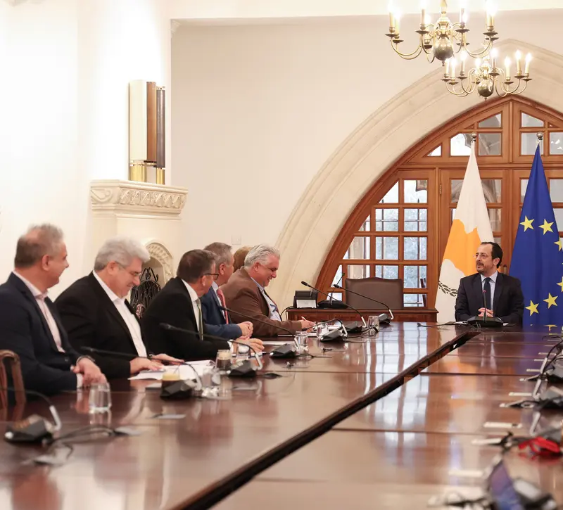 Τι προτείνουν ΣΕΚ, ΠΕΟ και ΔΕΟΚ στον ΠτΔ για συλλογικές συμβάσεις – Απέστειλαν κοινή επιστολή