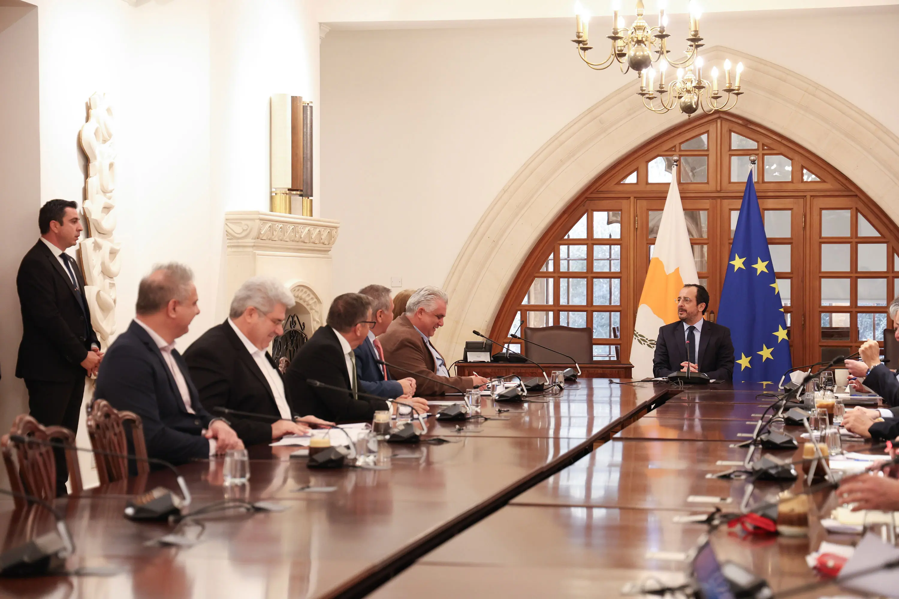 Τι προτείνουν ΣΕΚ, ΠΕΟ και ΔΕΟΚ στον ΠτΔ για συλλογικές συμβάσεις – Απέστειλαν κοινή επιστολή