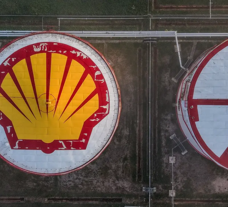 Shell: Εκτίναξη κερδών στο β΄ τρίμηνο λόγω πολέμου Ιράν – Η διύλιση και το trading εκτόξευσαν τα αποτελέσματα
