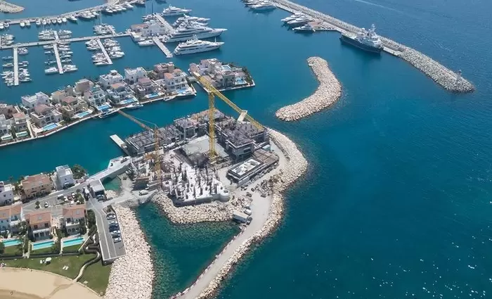 Φωτογραφίες από το τεχνητό νησί στη Μαρίνα Λεμεσού