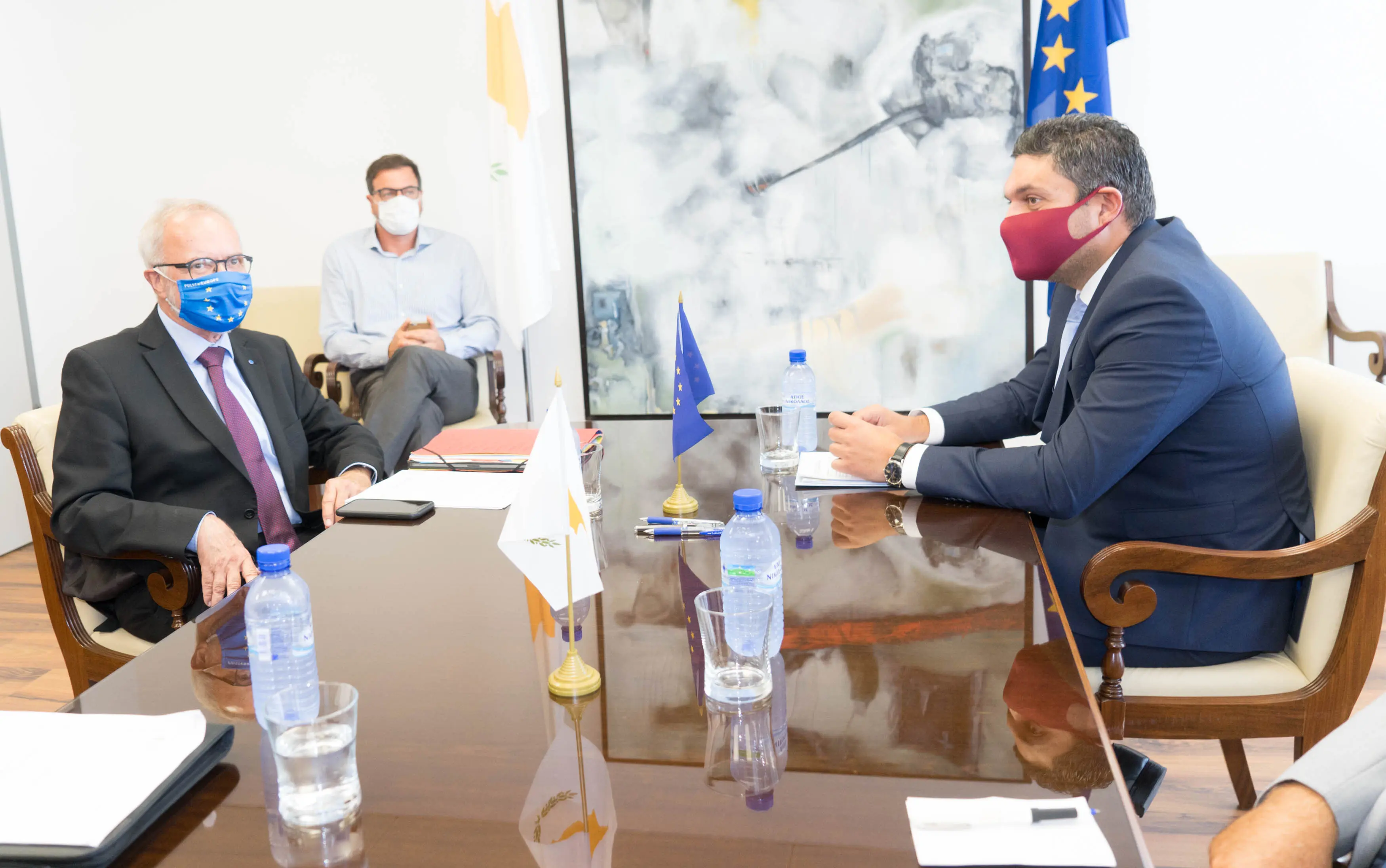 Υπουργός Οικονομικών: €1,7 δις έδωσε στην Κύπρο η ΕΤΕπ από το 2013