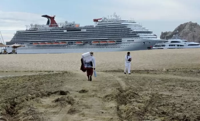 Το CDC προειδοποιεί να αποφεύγουν τις κρουαζιέρες ακόμη και οι εμβολιασμένοι