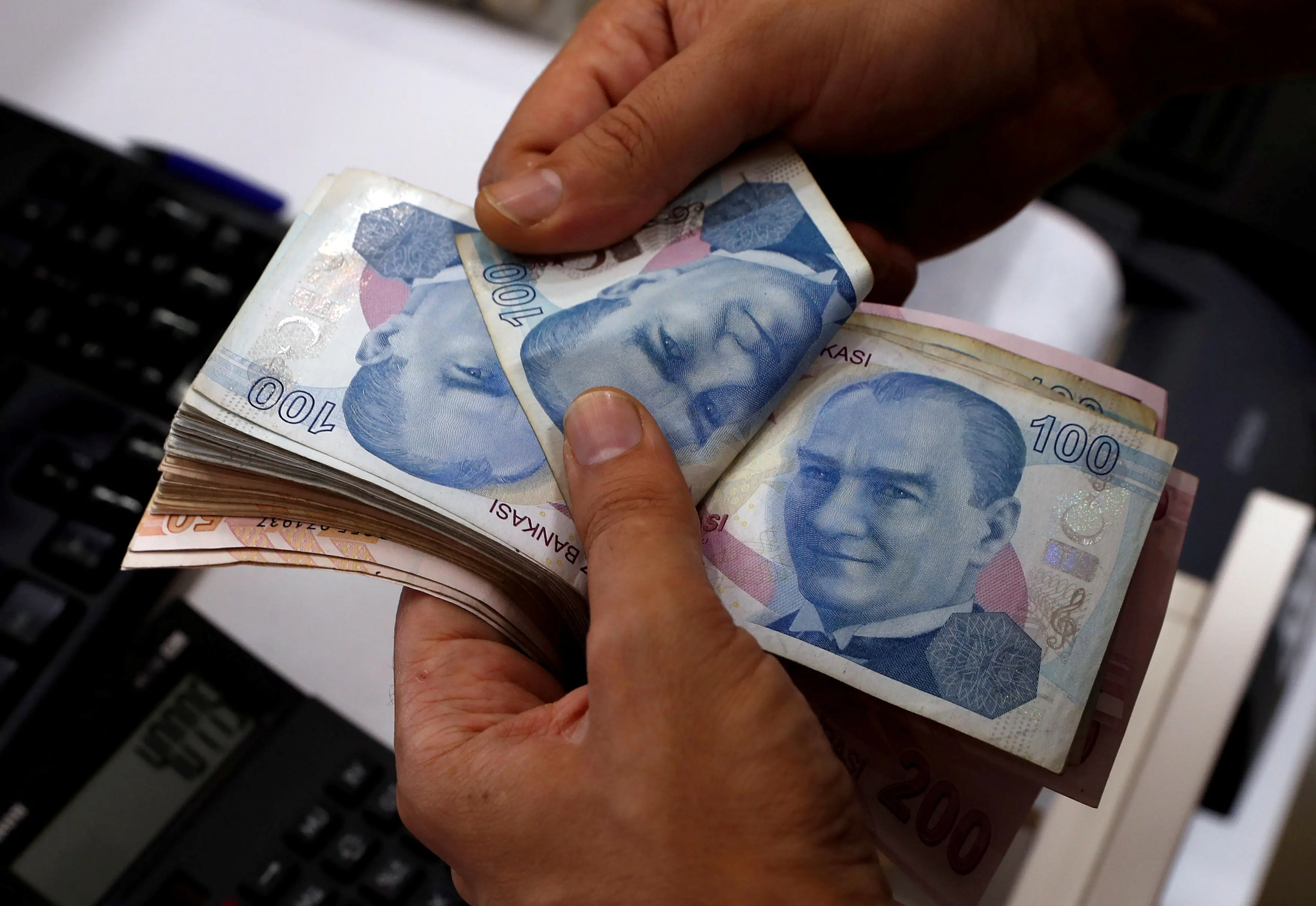 Έκανε το χατίρι του Ερντογάν η Κεντρική Τράπεζα της Τουρκίας