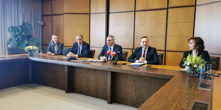 Στουρνάρας: 