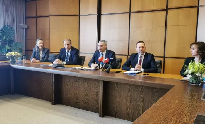 Στουρνάρας: 