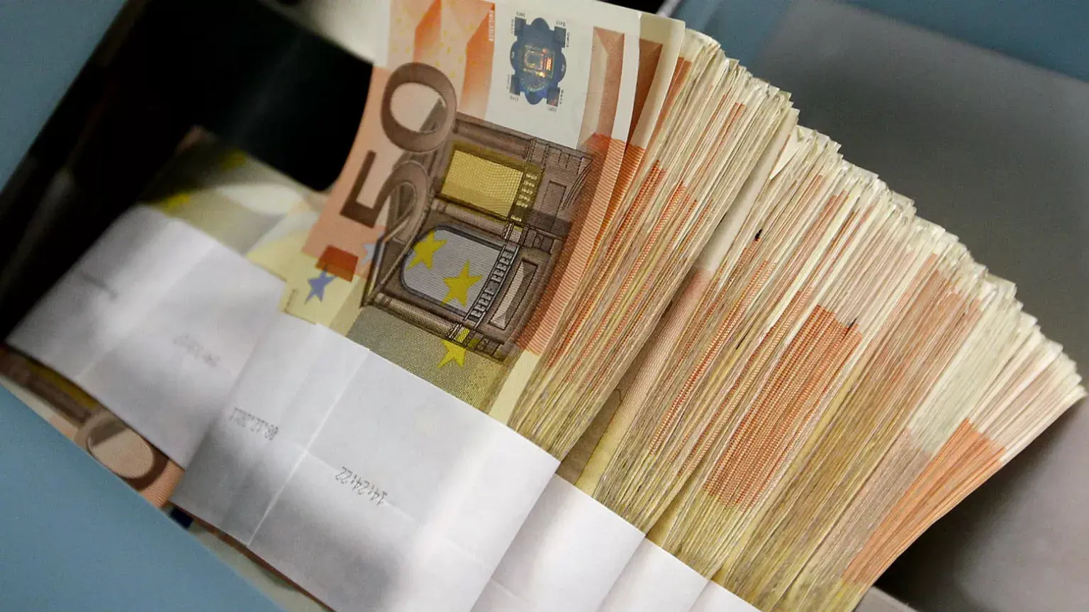 Ακρίβεια και επιτόκια πλήττουν τους δανειολήπτες – Μέτρα προστασίας και στήριξης ζητά ο ΣΥΠΡΟΔΑΤ