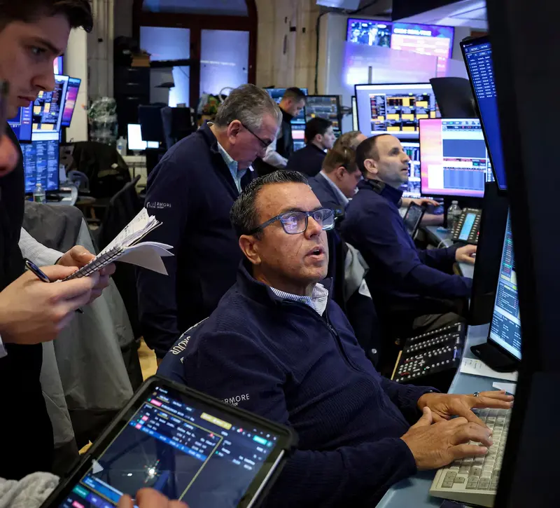 Sell off στη Wall Street – Βουτιά 900 μονάδων για τον Dow Jones