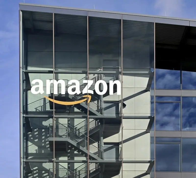 Ζημιές σε κέντρα δεδομένων της Amazon σε ΗΑΕ και Μπαχρέιν από επιθέσεις με drones
