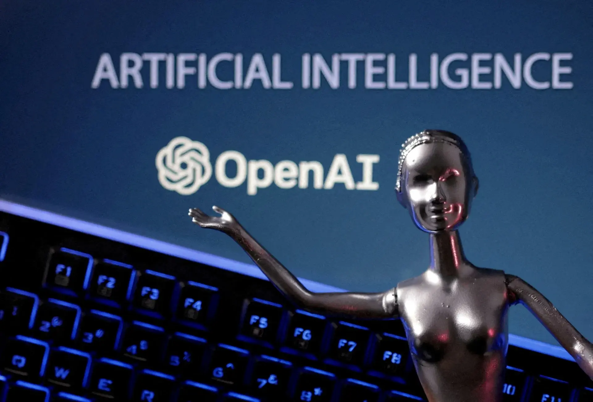 Η OpenAI ενημέρωσε 100 οργανισμούς για επιθέσεις που πραγματοποίησαν σε αυτούς δικοί της AI agents που αυτονομήθηκαν