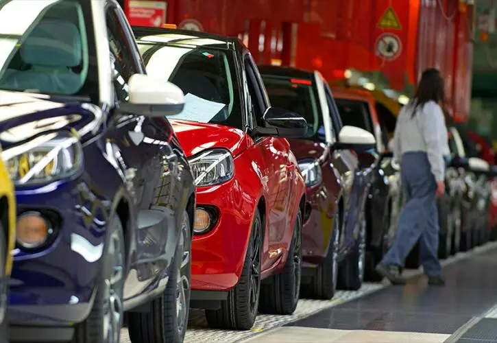 ΗΠΑ: Οι αυτοκινητοβιομηχανίες προειδοποιούν για σοκ ύψους $5 δισ. λόγω πολέμου