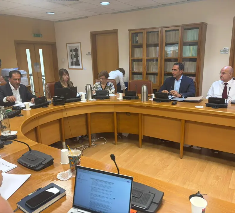 Επί τάπητος το ΜΟΤ κτιρίων στη συζήτηση για επικίνδυνες οικοδομές στην Επ. Εσωτερικών