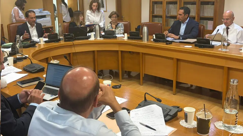Περιορισμοί στην απόκτηση γης από ξένους – Ψάχνουν φόρμουλα για τα νομικά πρόσωπα
