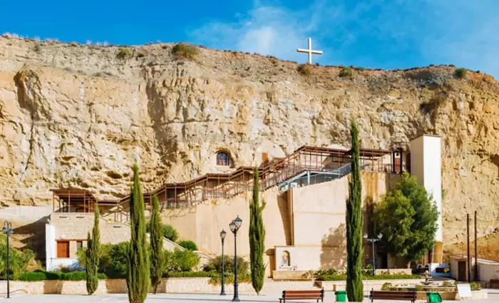 Αξιοποιούν την τεχνολογία για να προωθήσουν τον θρησκευτικό τουρισμό