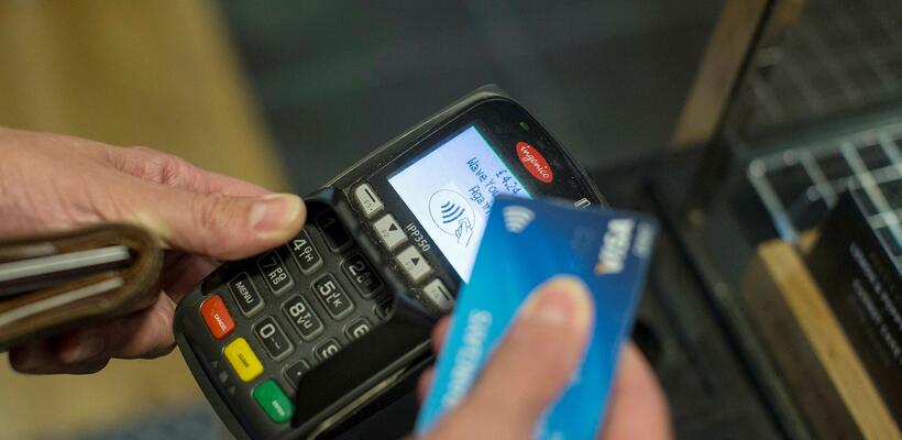 Ο Σύνδ. Τραπεζών χαιρετίζει την αύξηση στα όρια ανέπαφων συναλλαγών