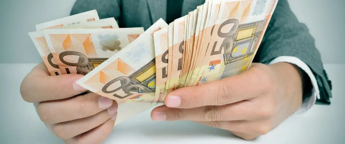 Το κράτος έχει να παίρνει φόρους ίσους με το 10% του ΑΕΠ