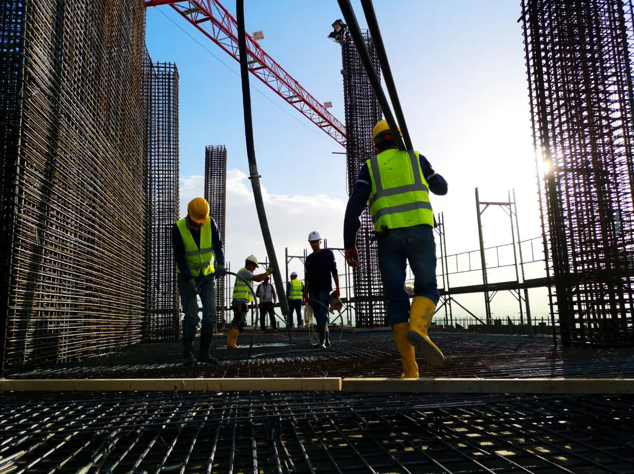 Βυθίζεται ο κατασκευαστικός τομέας