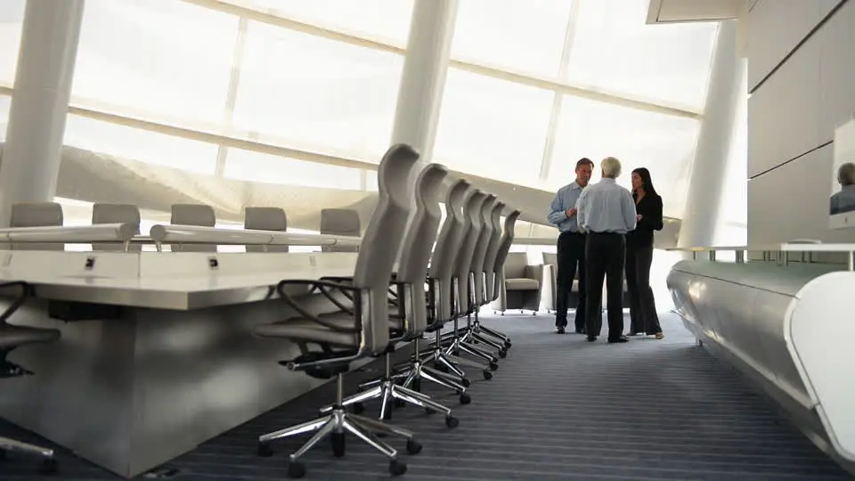 Αυξήθηκαν οι έκτακτοι, μειώθηκαν οι μόνιμοι στην Κυβέρνηση τον Ιούνιο