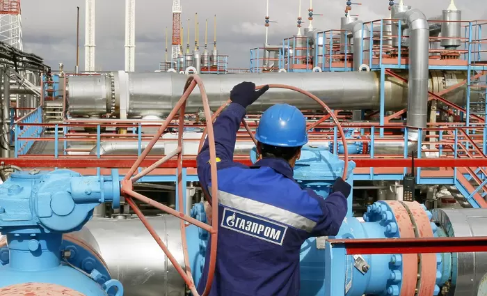 Η Gazprom βγάζει αποθέματα φυσικού αερίου για να ισορροπήσει τις τιμές