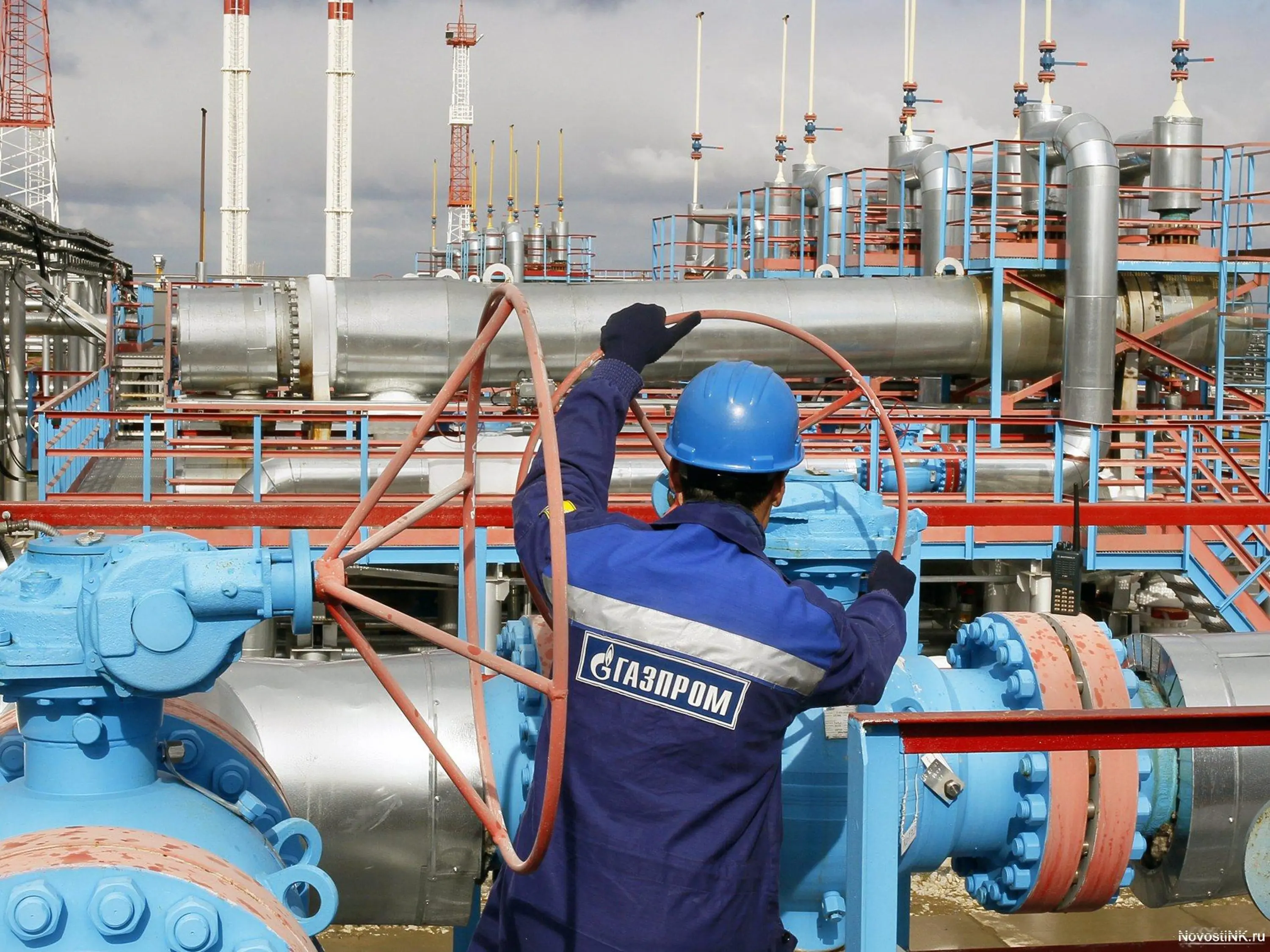 Η Gazprom βγάζει αποθέματα φυσικού αερίου για να ισορροπήσει τις τιμές