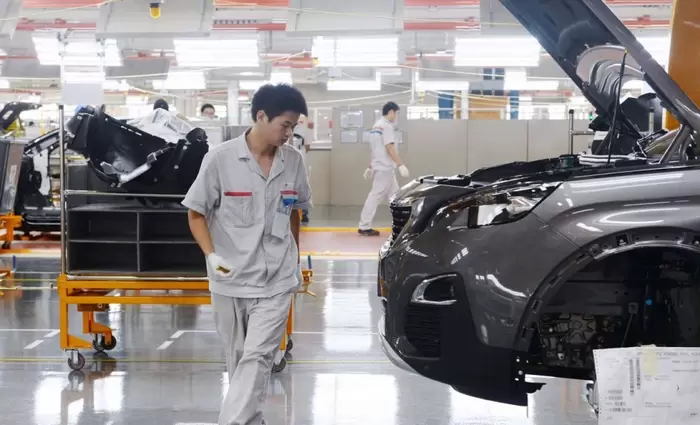 Κίνα: Συνεχίζεται η πτώση στις πωλήσεις αυτοκινήτων