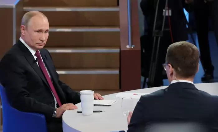 FT: Ο Βλαντιμίρ Πούτιν κάνει μεγάλο λάθος (vid)