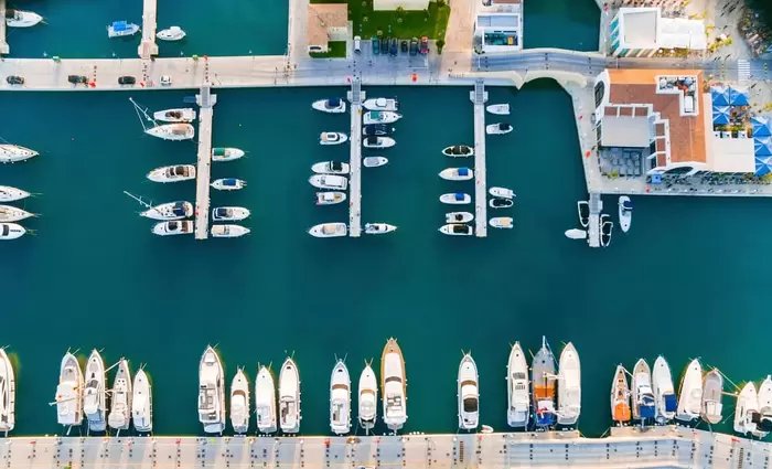 Telegraph: Η Κύπρος είναι μια ρωσική τράπεζα με βρώμικα χρήματα