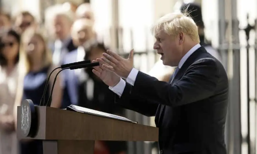 Brexit: «Μετωπική» σύγκρουση για την Β. Ιρλανδία