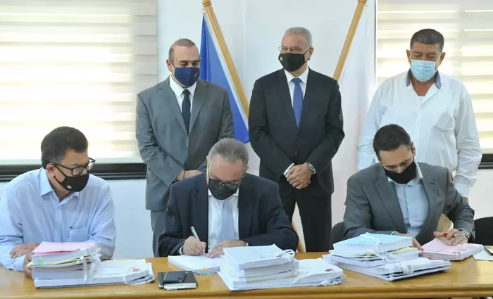 Έπεσαν οι υπογραφές για «βελτίωση της περιοχής Κάππαρη» στο Παραλίμνι