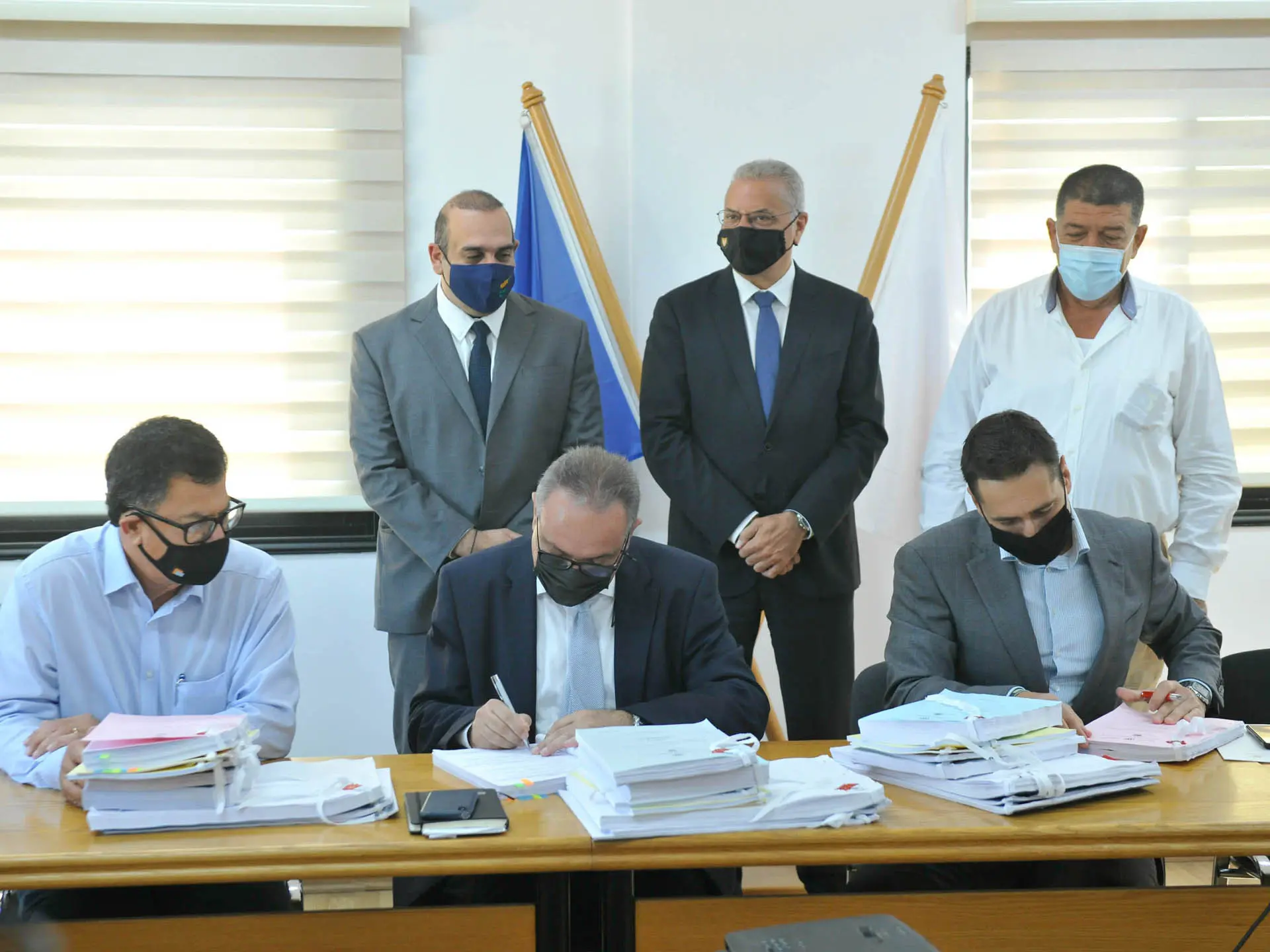 Έπεσαν οι υπογραφές για «βελτίωση της περιοχής Κάππαρη» στο Παραλίμνι