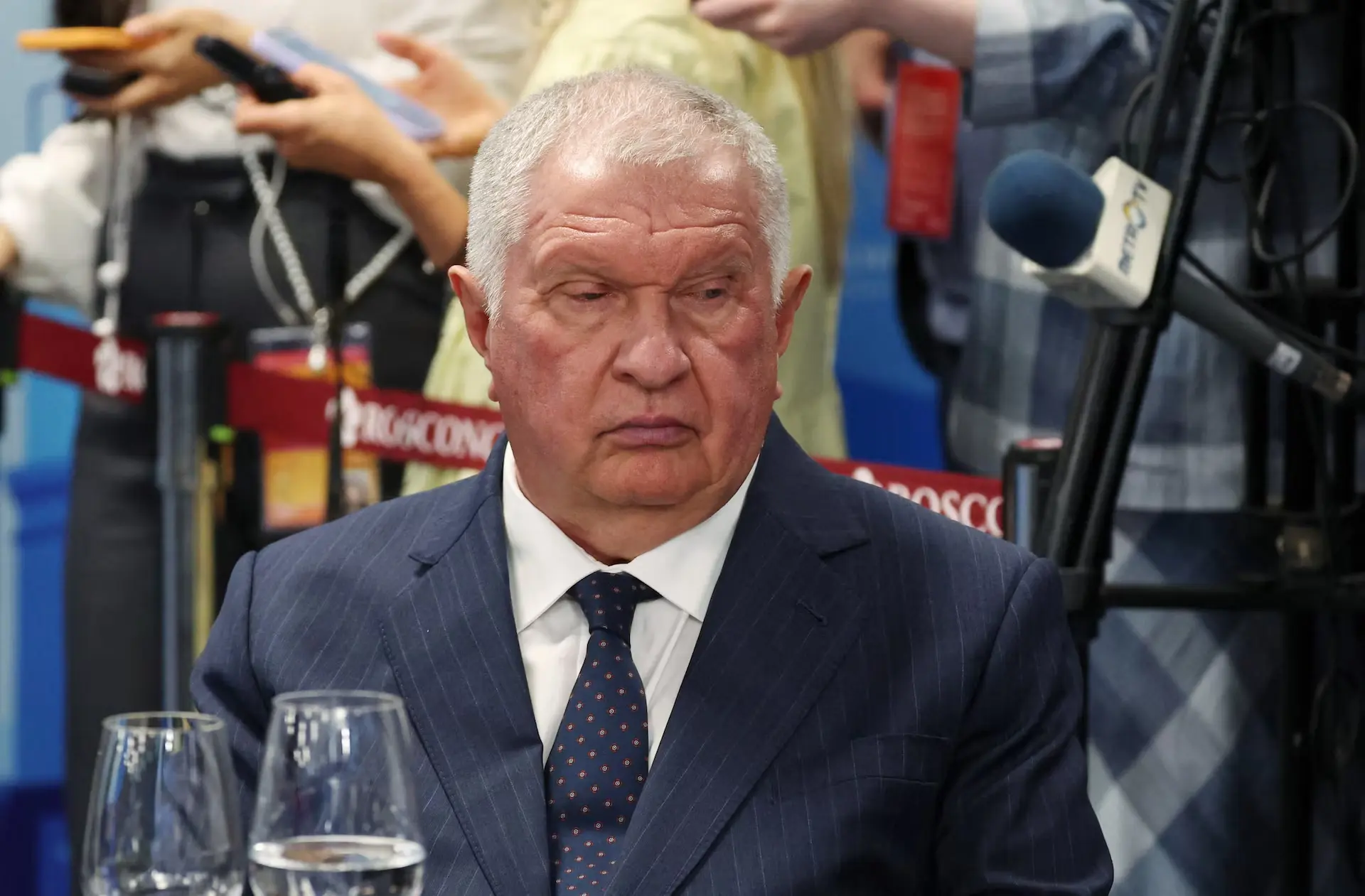 Επικεφαλής Rosneft: Η Κίνα και όχι ο ΟΠΕΚ κάνει κουμάντο στις παγκόσμιες αγορές ενέργειας