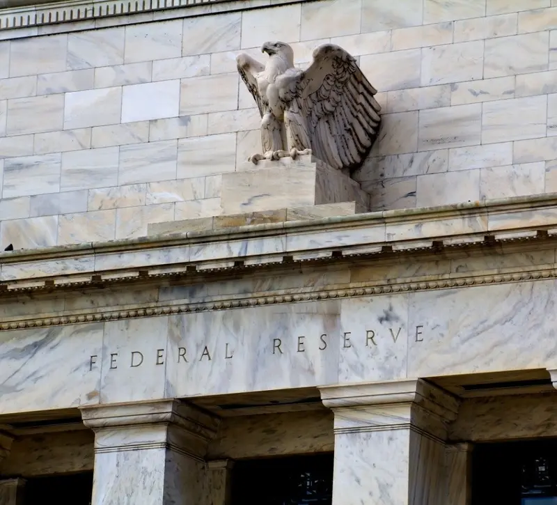 Λόγκαν (Fed): Προειδοποίηση για αύξηση των επιτοκίων μέσα στο 2026