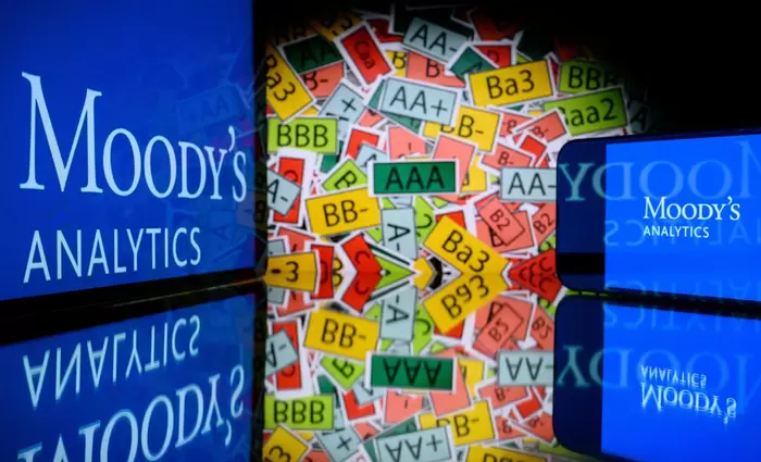 Moody’s Analytics: Παγκόσμια ύφεση αν το πετρέλαιο Brent παρέμενε πάνω από τα $125/βαρέλι – Νέα άνοδος στις τιμές