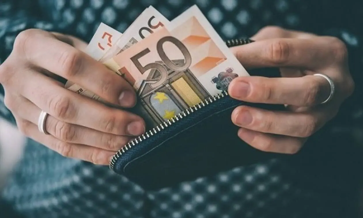 Μέχρι και €1.000 το κοινωνικό μέρισμα στην Ελλάδα