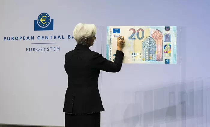 Πώς και πού επενδύουν τα λεφτά τους τα στελέχη της ΕΚΤ