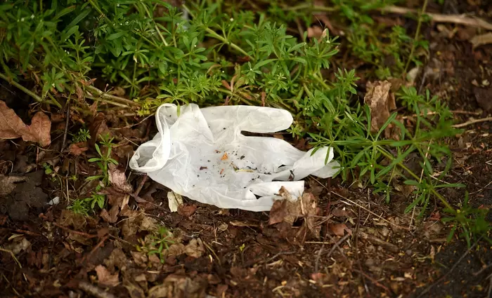 Η πανδημία του κορωνοϊού επαναφέρει το πλαστικό (φωτογραφίες)