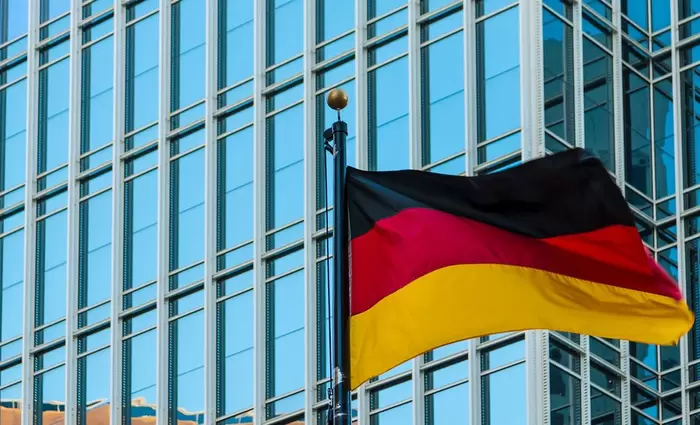 «Μετρητά στο στρώμα» κρύβουν οι Γερμανοί