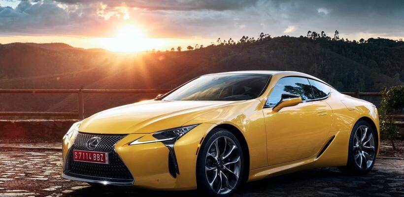 Η LEXUS παρουσιάζει τη νέα εκθαμβωτική κίτρινη έκδοση του LC COUPE